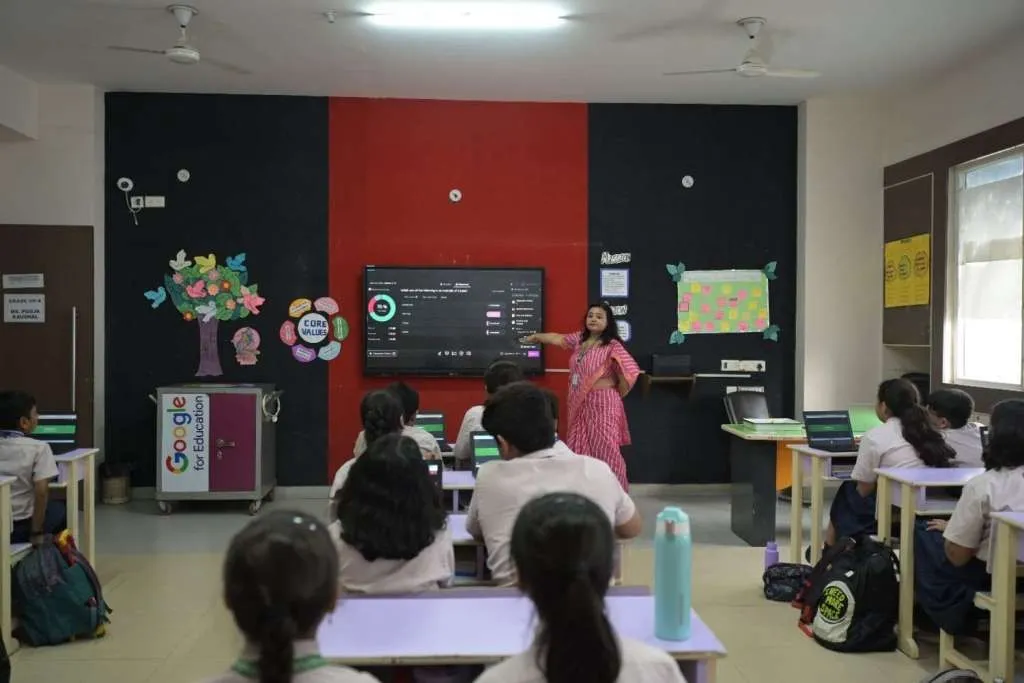 Smart boards for teaching Sapphire International school crossing republik, Ghaziabad